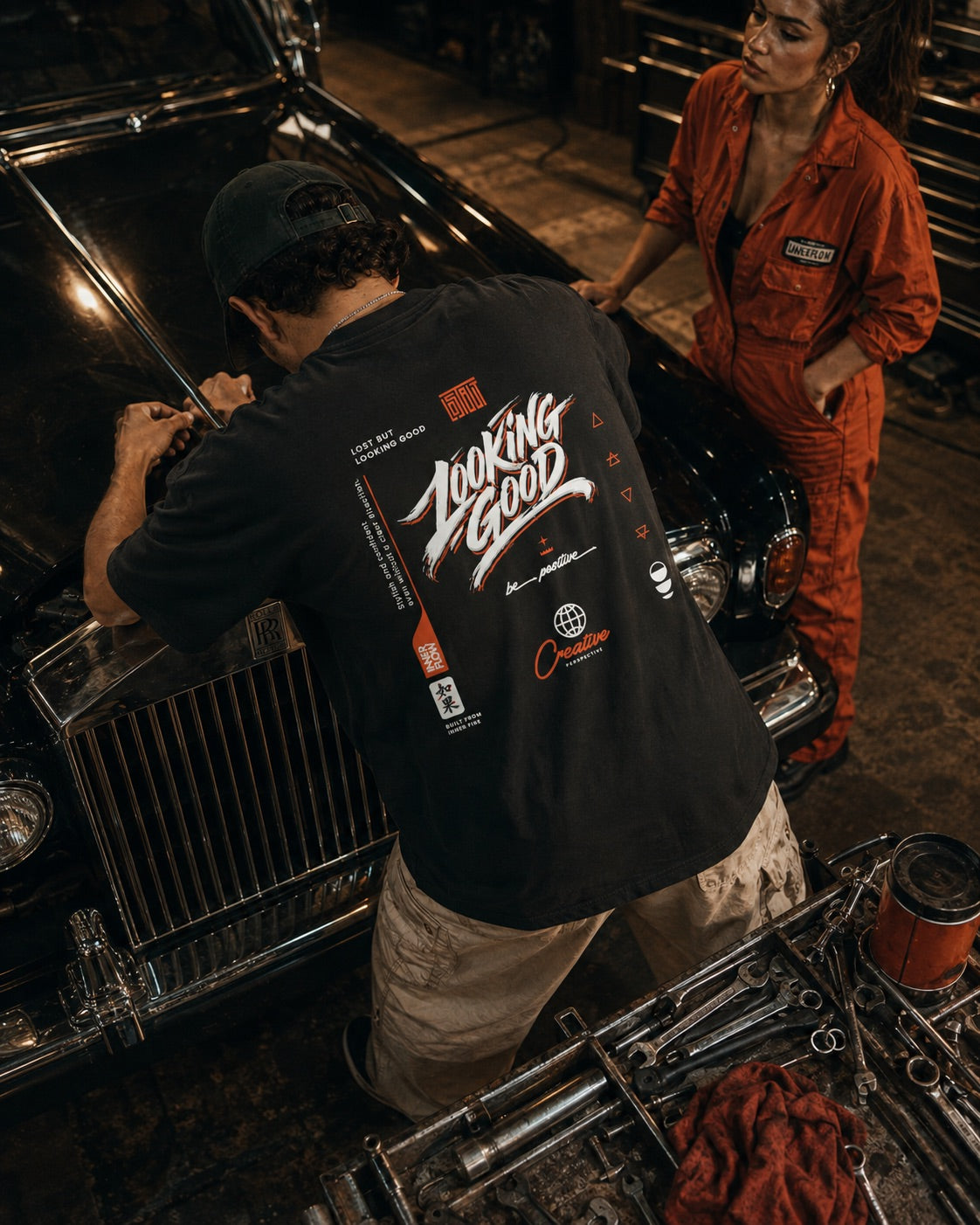 Looking Good graphic T-Shirt | Streetwear slogan tee, black retro script