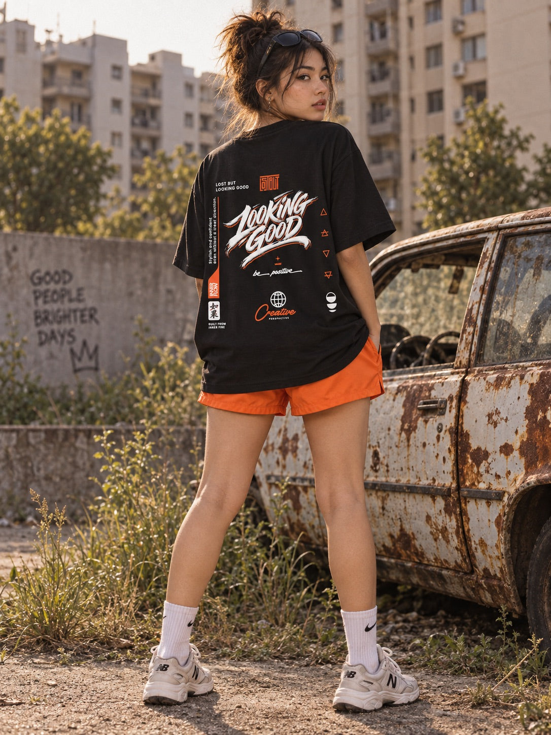 Looking Good graphic T-Shirt | Streetwear slogan tee, black retro script